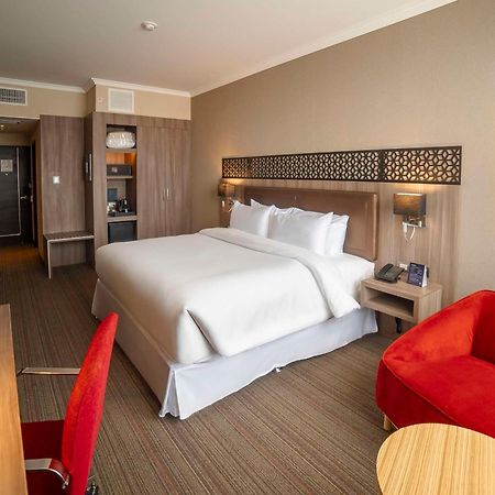 Doubletree By Hilton Trujillo Hotel Exterior photo