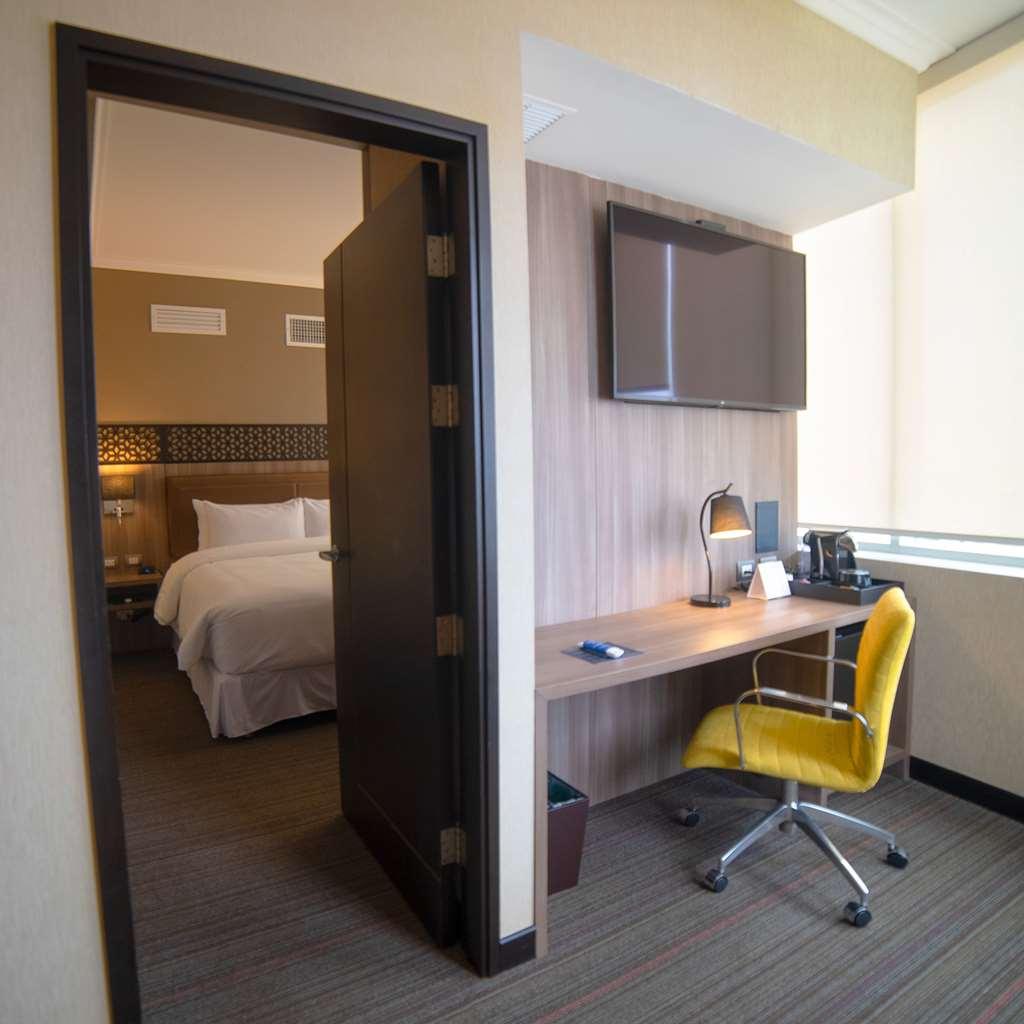 Doubletree By Hilton Trujillo Hotel Room photo