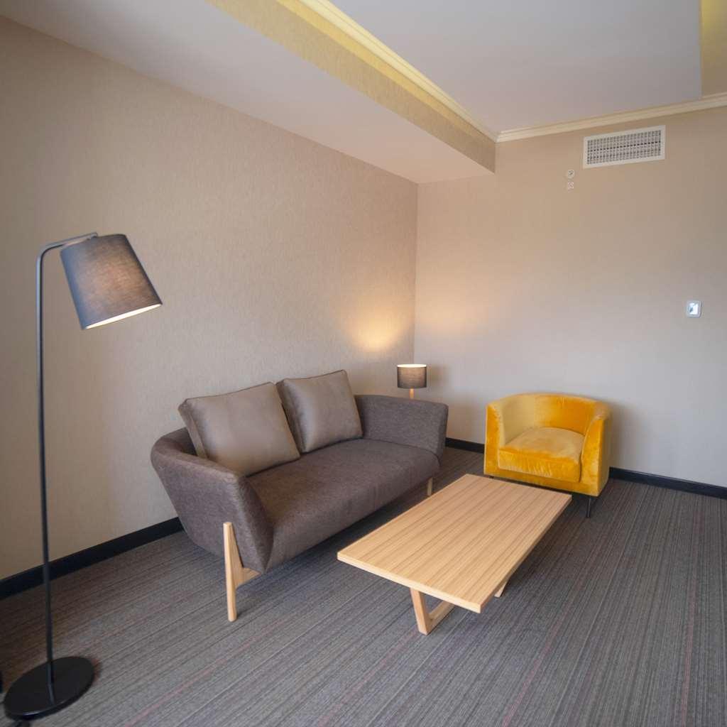 Doubletree By Hilton Trujillo Hotel Room photo