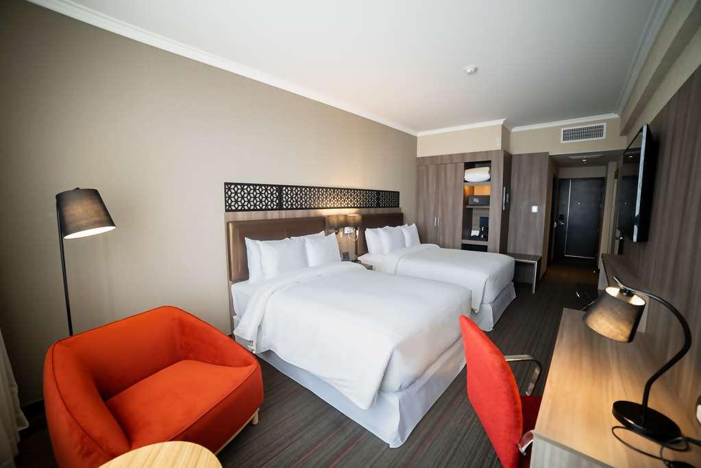 Doubletree By Hilton Trujillo Hotel Room photo