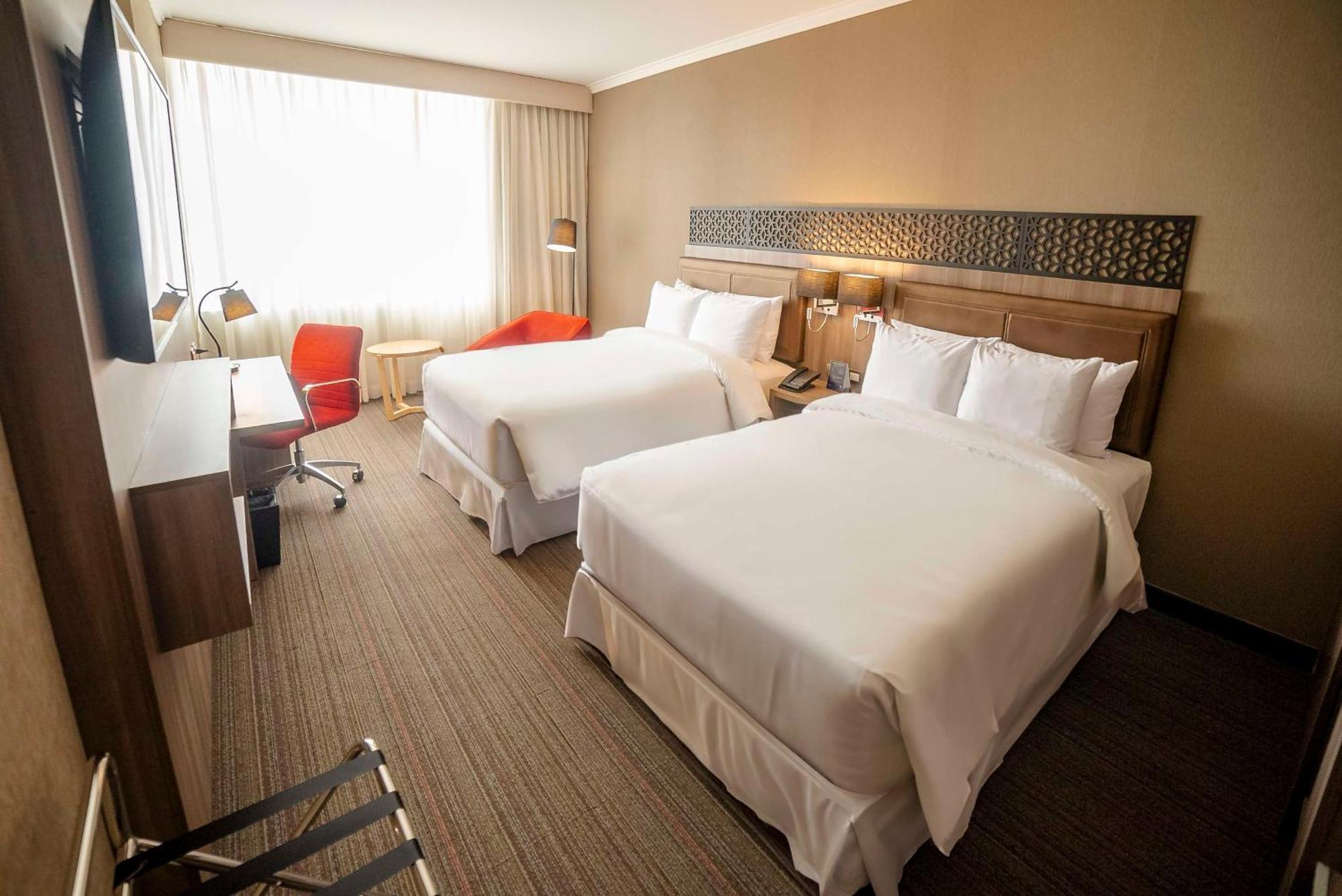 Doubletree By Hilton Trujillo Hotel Exterior photo