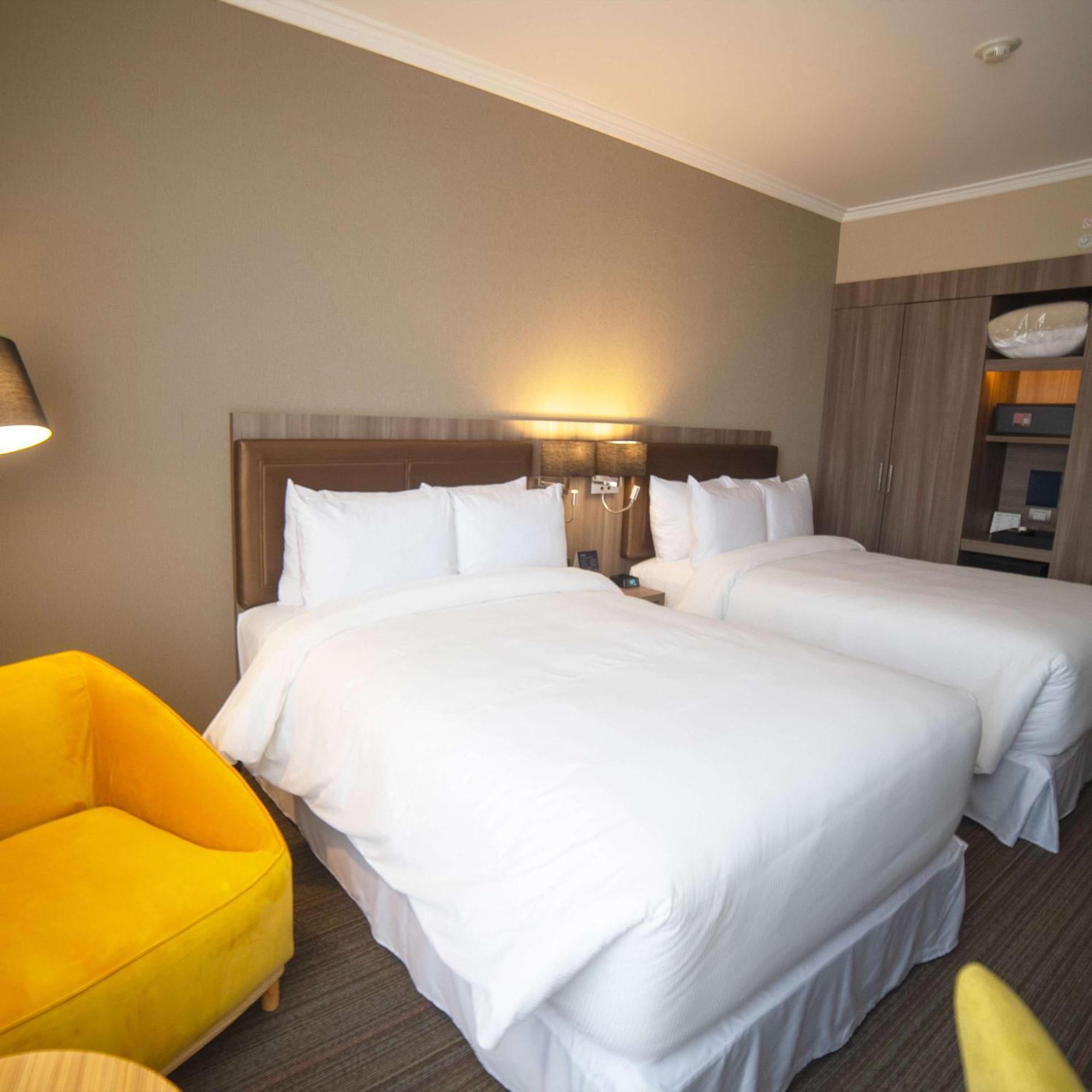 Doubletree By Hilton Trujillo Hotel Exterior photo