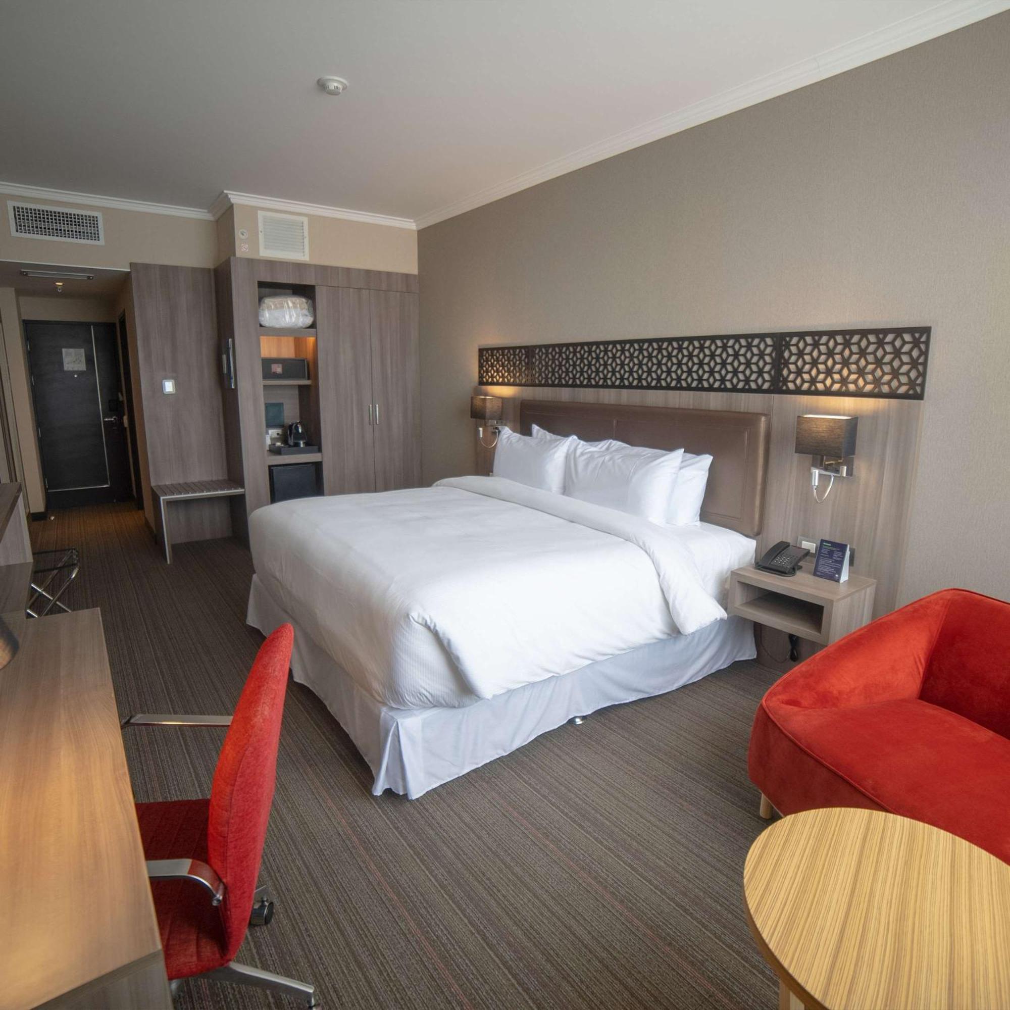 Doubletree By Hilton Trujillo Hotel Exterior photo