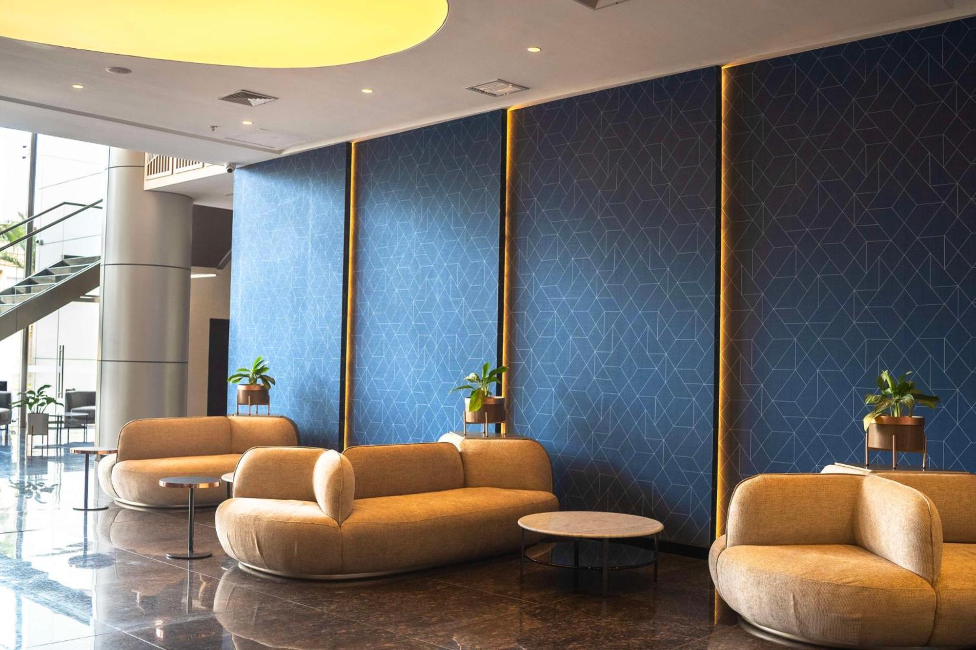 Doubletree By Hilton Trujillo Hotel Exterior photo