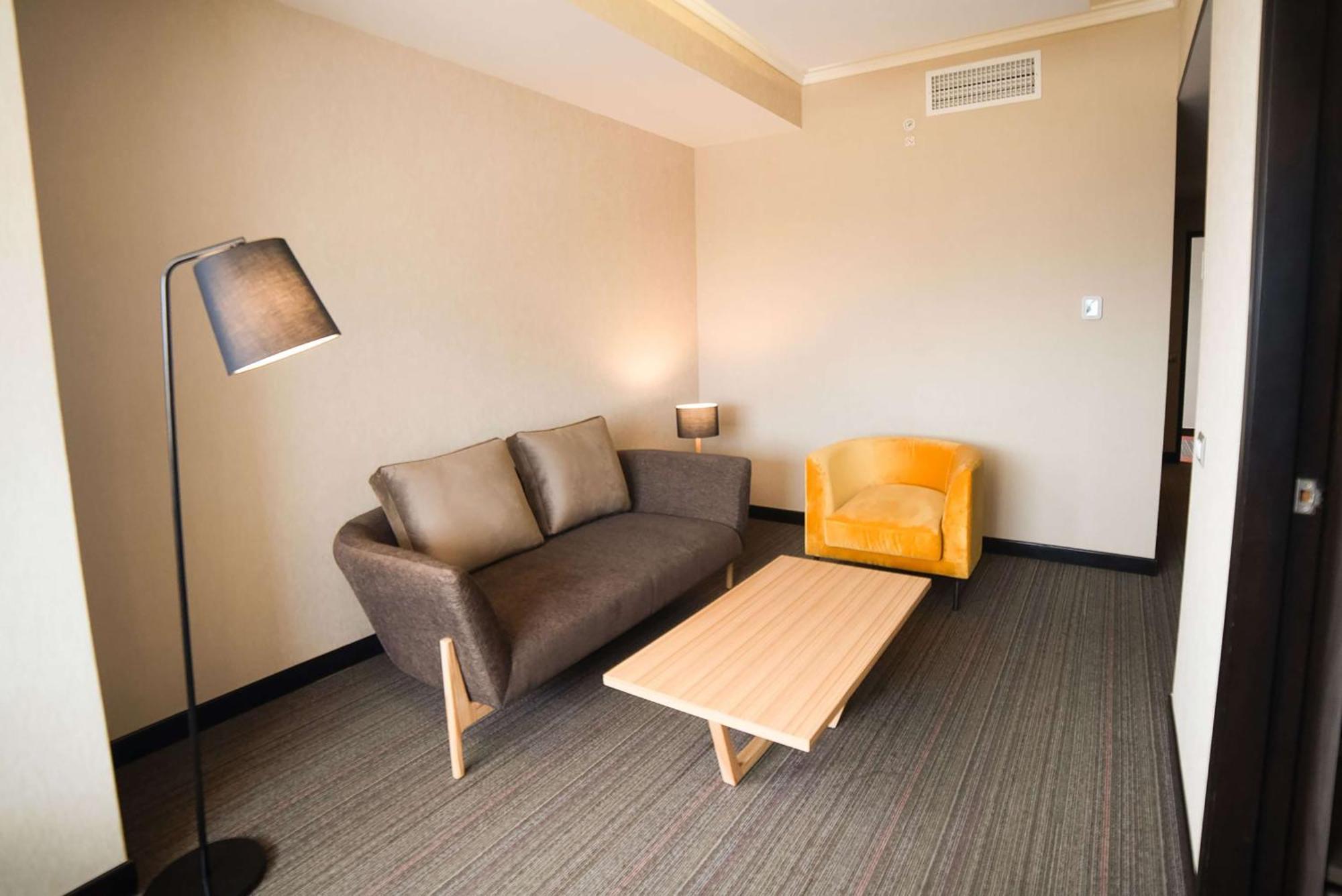 Doubletree By Hilton Trujillo Hotel Exterior photo