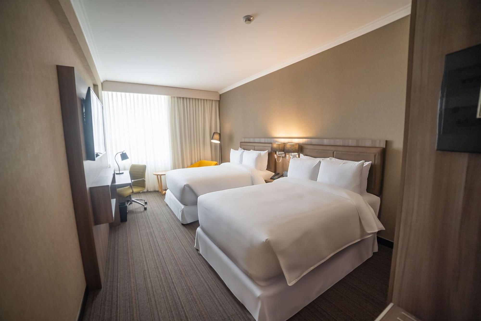 Doubletree By Hilton Trujillo Hotel Exterior photo