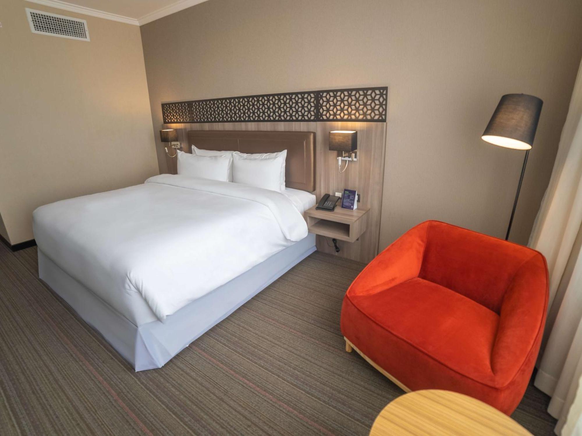 Doubletree By Hilton Trujillo Hotel Exterior photo